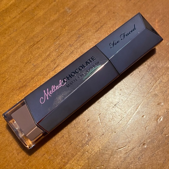 Too Faced Melted Chocolate Matte Eye Shadow - Picture 3 of 14